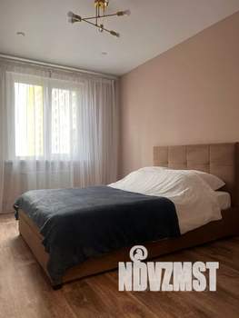 1-к квартира, посуточно, 38м2, 8/18 этаж