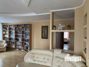 4-к квартира, вторичка, 130м2, 9/9 этаж