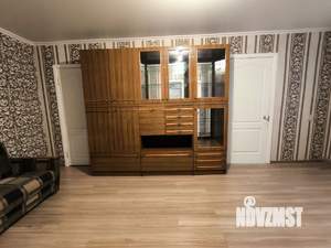 2-к квартира, вторичка, 45м2, 1/4 этаж