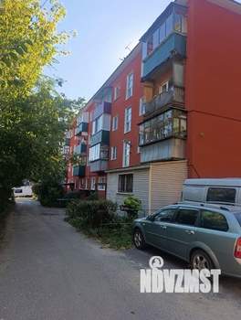 2-к квартира, вторичка, 42м2, 1/4 этаж