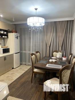 2-к квартира, вторичка, 64м2, 8/17 этаж