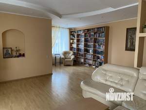 4-к квартира, вторичка, 130м2, 9/9 этаж