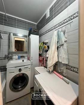 2-к квартира, вторичка, 60м2, 1/10 этаж