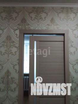 2-к квартира, вторичка, 61м2, 1/9 этаж