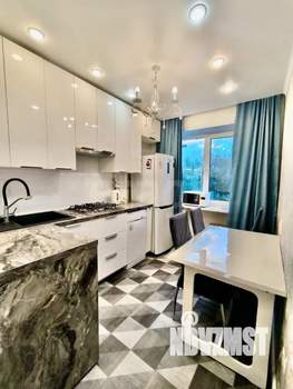 3-к квартира, вторичка, 63м2, 8/9 этаж