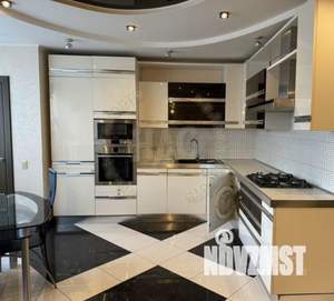 3-к квартира, вторичка, 100м2, 3/10 этаж