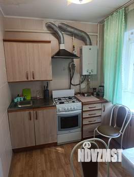 2-к квартира, вторичка, 42м2, 1/4 этаж
