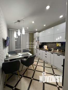 2-к квартира, вторичка, 57м2, 1/10 этаж