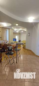 4-к квартира, вторичка, 220м2, 6/9 этаж