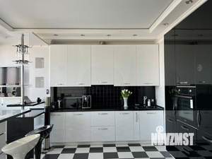 2-к квартира, вторичка, 70м2, 11/18 этаж