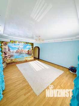 4-к квартира, вторичка, 130м2, 2/4 этаж