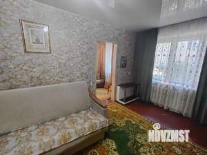 2-к квартира, вторичка, 40м2, 1/4 этаж