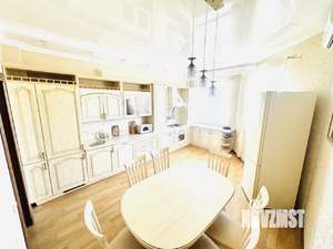 4-к квартира, вторичка, 130м2, 2/4 этаж