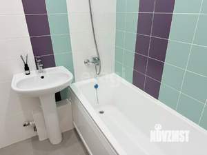 2-к квартира, вторичка, 68м2, 1/17 этаж