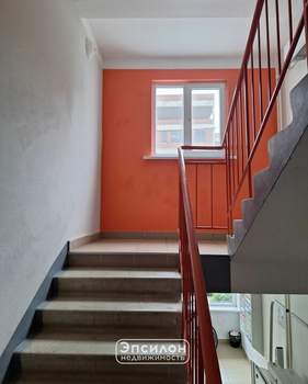 2-к квартира, вторичка, 60м2, 1/10 этаж