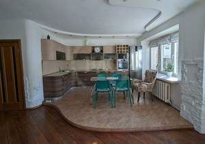 2-к квартира, вторичка, 75м2, 2/4 этаж