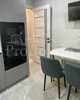 2-к квартира, вторичка, 54м2, 1/9 этаж